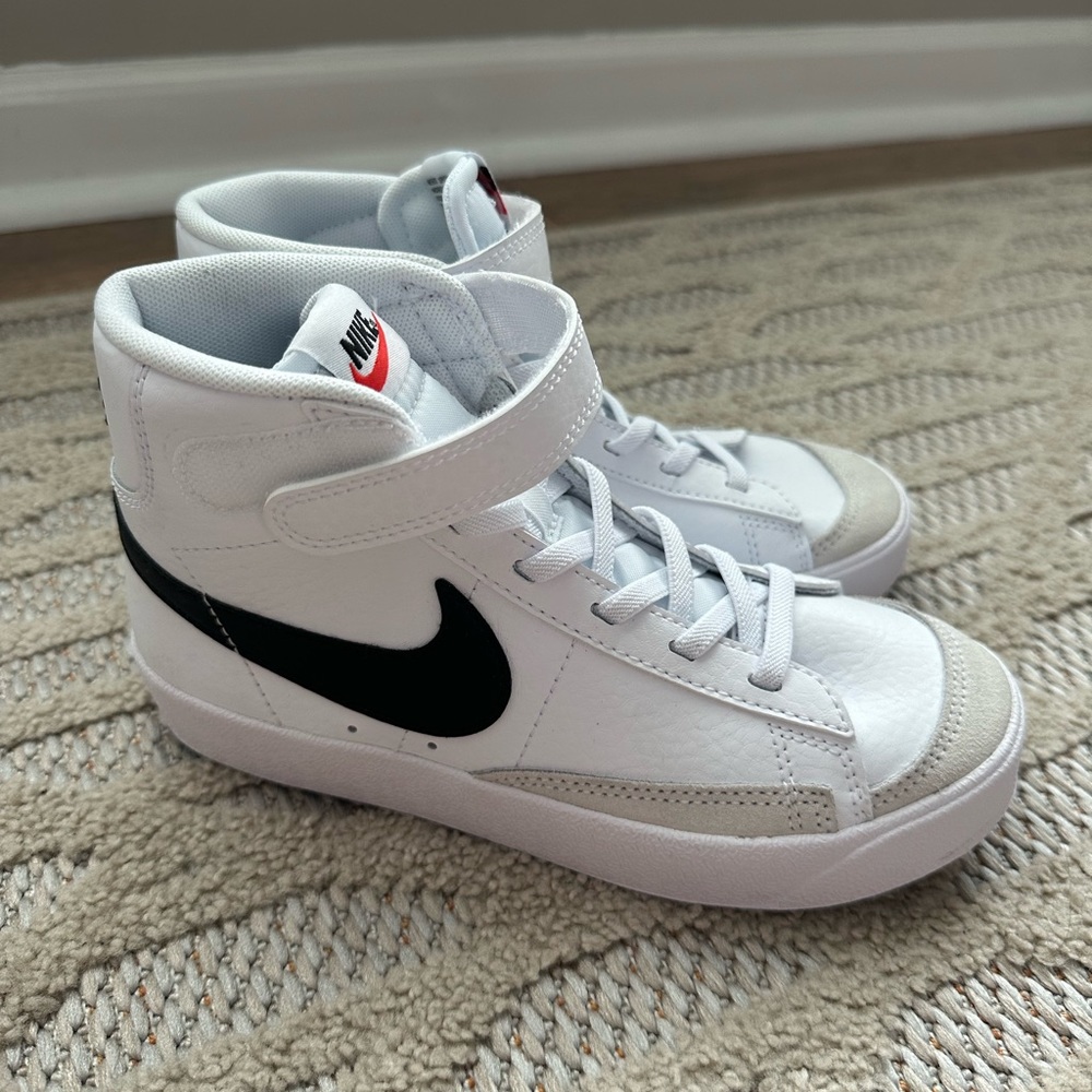 Nike mid brand blazers boys brand new!!!!